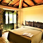 Agroturismo Antico Borgo Etneo Country *