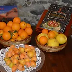 Agroturismo Antico Borgo Etneo Country