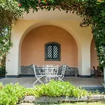 Agroturismo Antico Borgo Etneo Country *