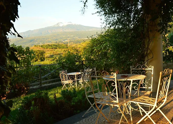 Antico Borgo Etneo Country Κατάλυμα σε φάρμα