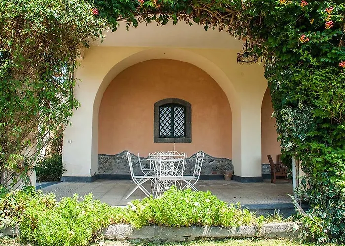 Κατάλυμα σε φάρμα Antico Borgo Etneo Country *