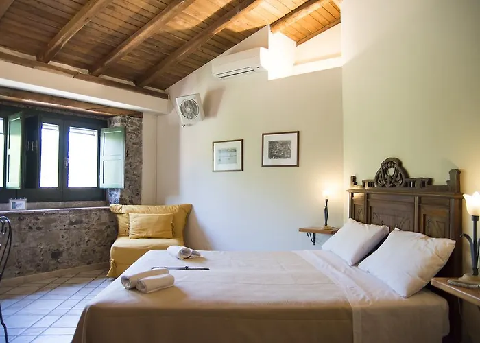 Antico Borgo Etneo Country * Calatabiano