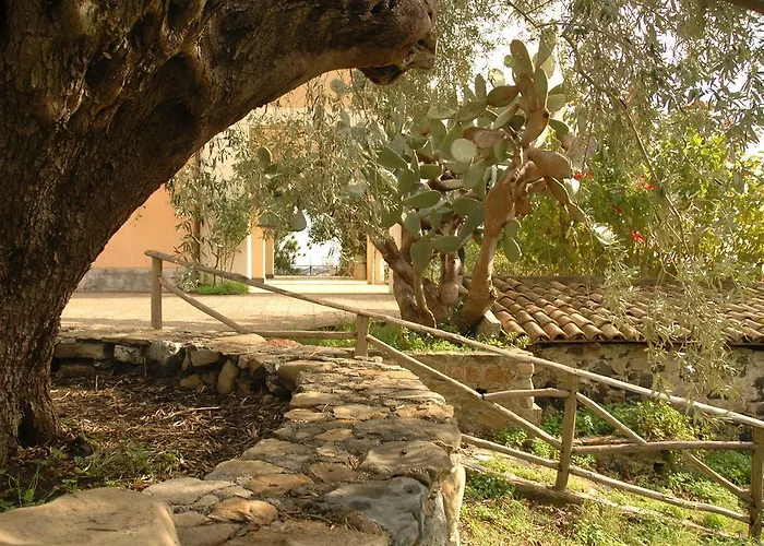 Antico Borgo Etneo Country * Calatabiano