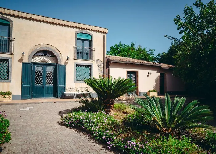 Κατάλυμα σε φάρμα Antico Borgo Etneo Country Calatabiano